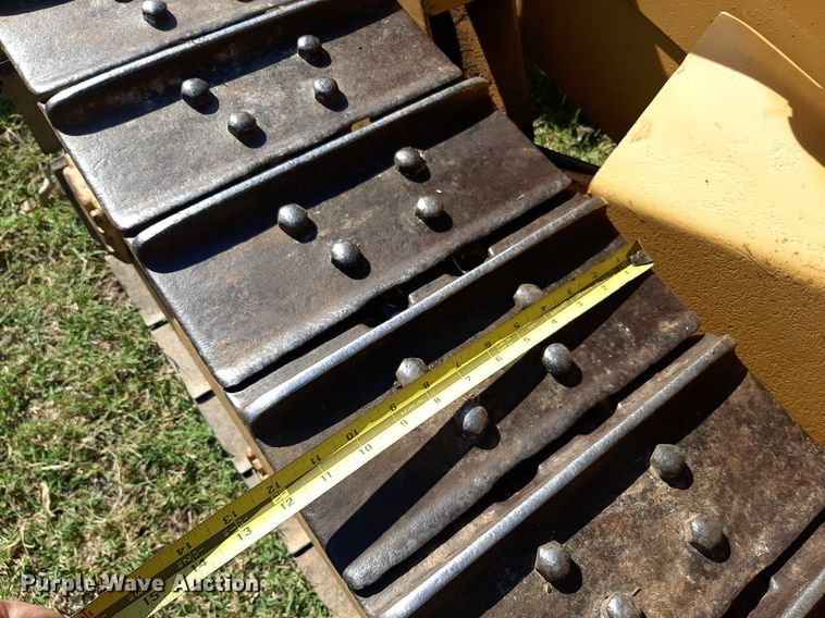 image for item KD9222 1985 Komatsu D20A  dozer