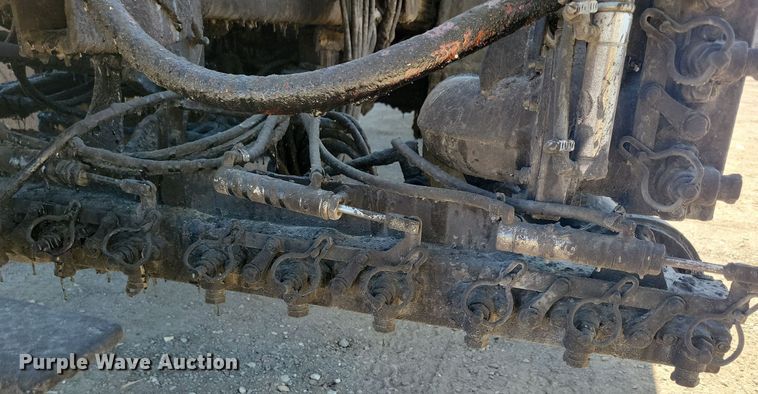 image for item KO9000 1999  Sterling SC7000  oil distributor truck