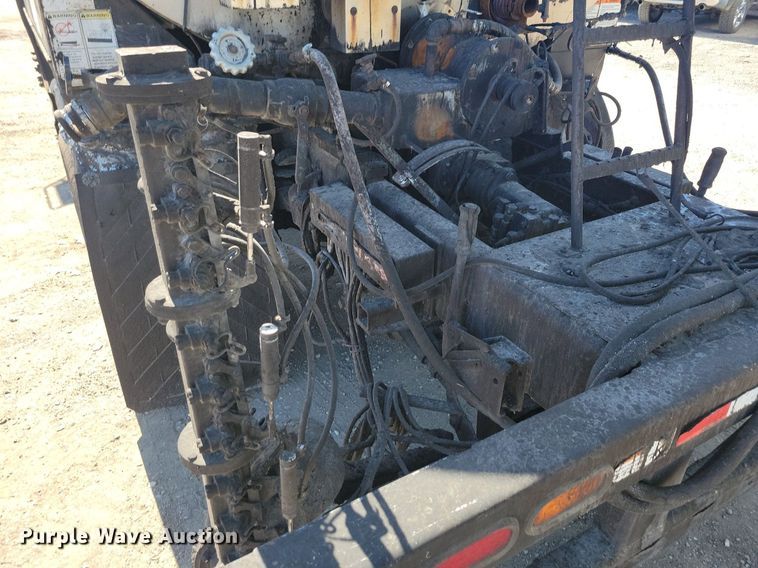 image for item KO9000 1999  Sterling SC7000  oil distributor truck