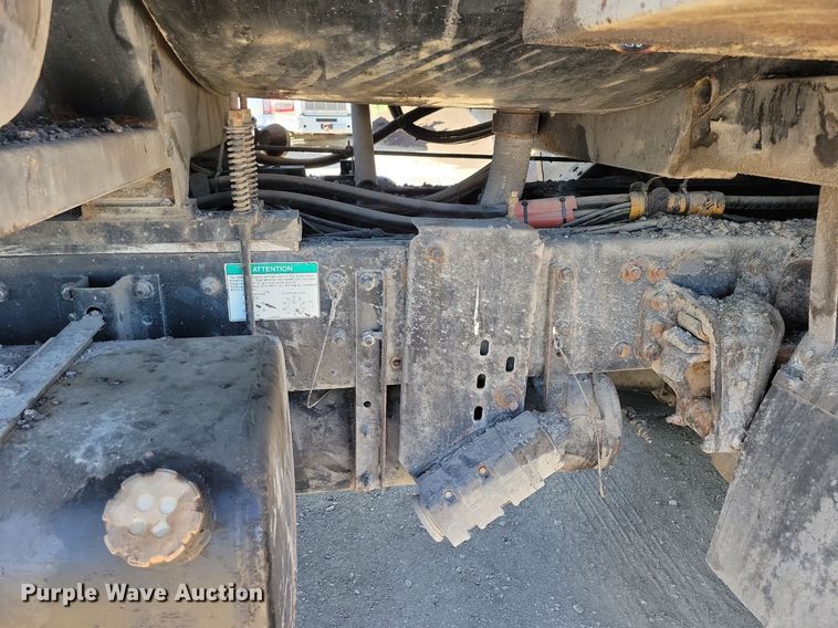 image for item KO9000 1999  Sterling SC7000  oil distributor truck