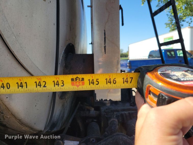 image for item KO9000 1999  Sterling SC7000  oil distributor truck