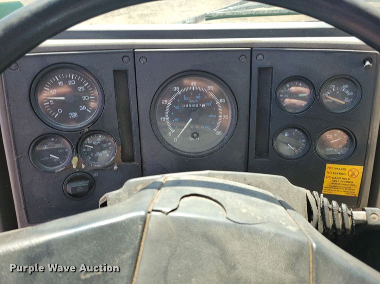 image for item KO9000 1999  Sterling SC7000  oil distributor truck