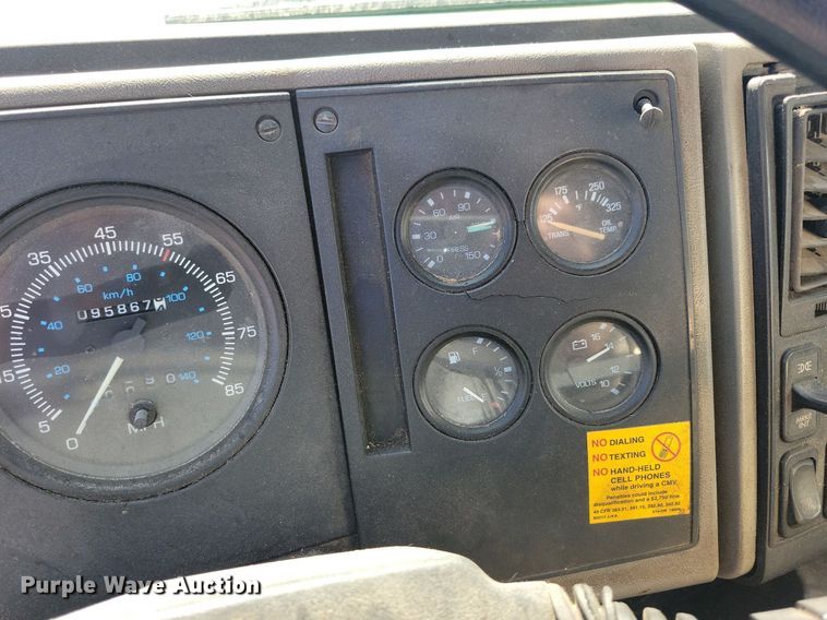 image for item KO9000 1999  Sterling SC7000  oil distributor truck