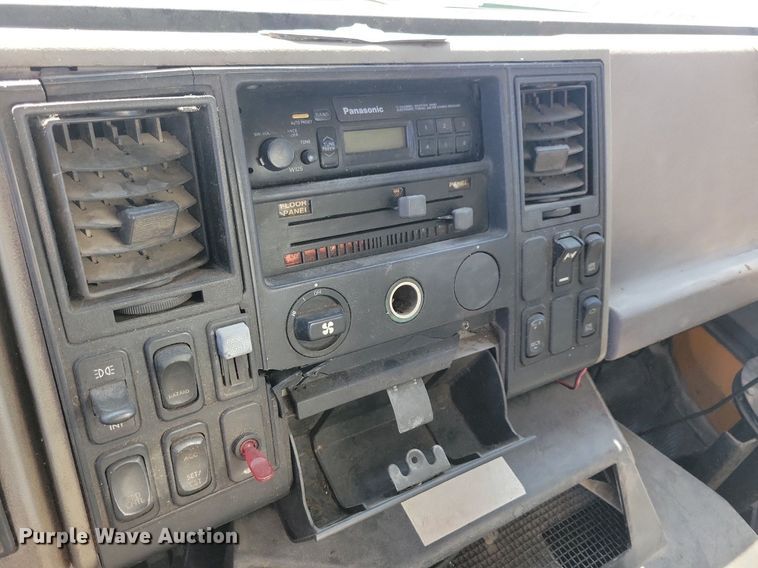 image for item KO9000 1999  Sterling SC7000  oil distributor truck