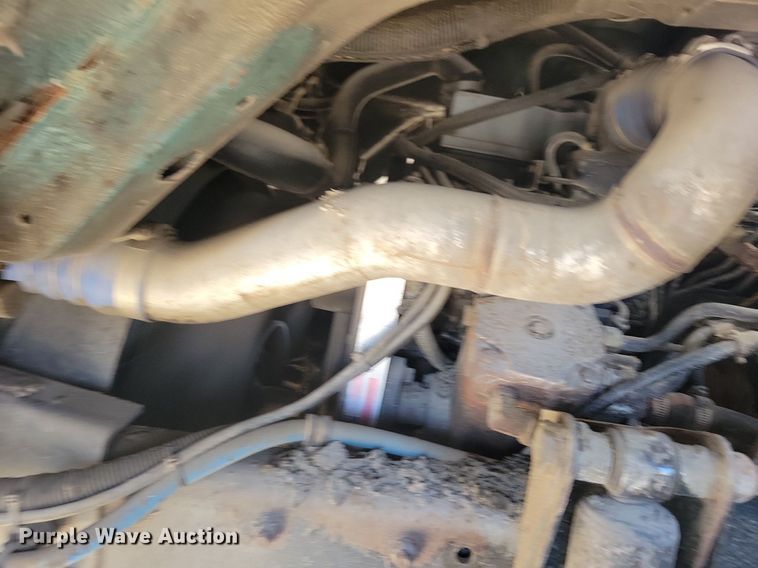 image for item KO9000 1999  Sterling SC7000  oil distributor truck