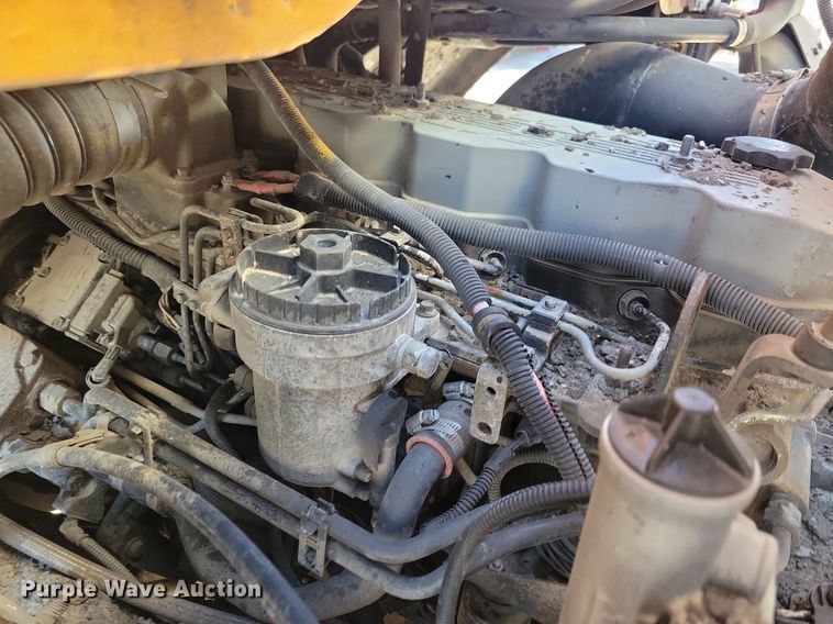 image for item KO9000 1999  Sterling SC7000  oil distributor truck