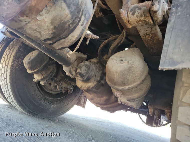 image for item KO9000 1999  Sterling SC7000  oil distributor truck