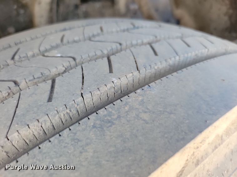 image for item KO9000 1999  Sterling SC7000  oil distributor truck