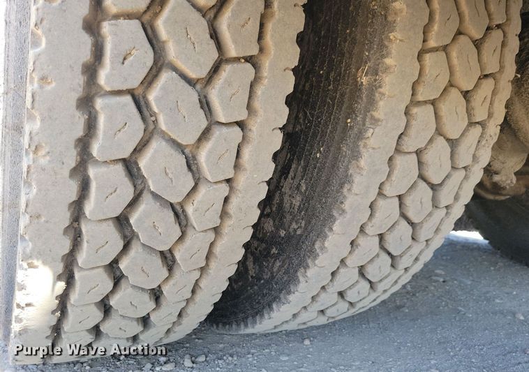 image for item KO9000 1999  Sterling SC7000  oil distributor truck