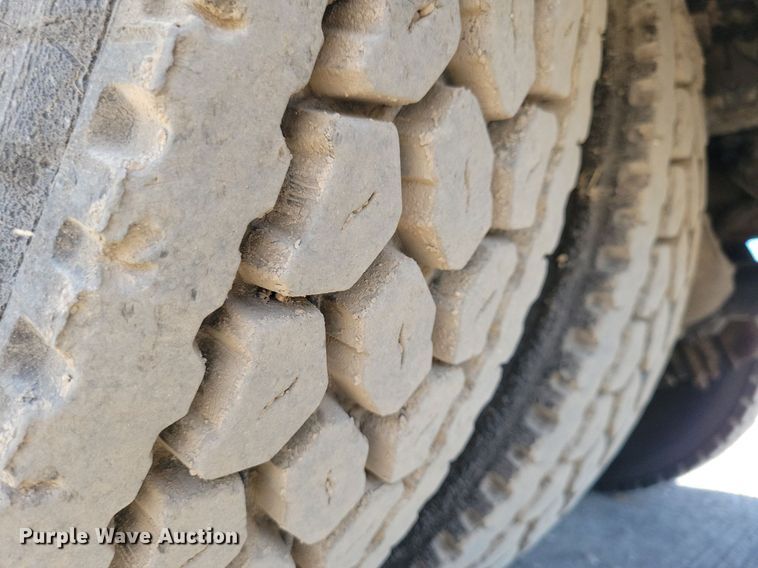 image for item KO9000 1999  Sterling SC7000  oil distributor truck