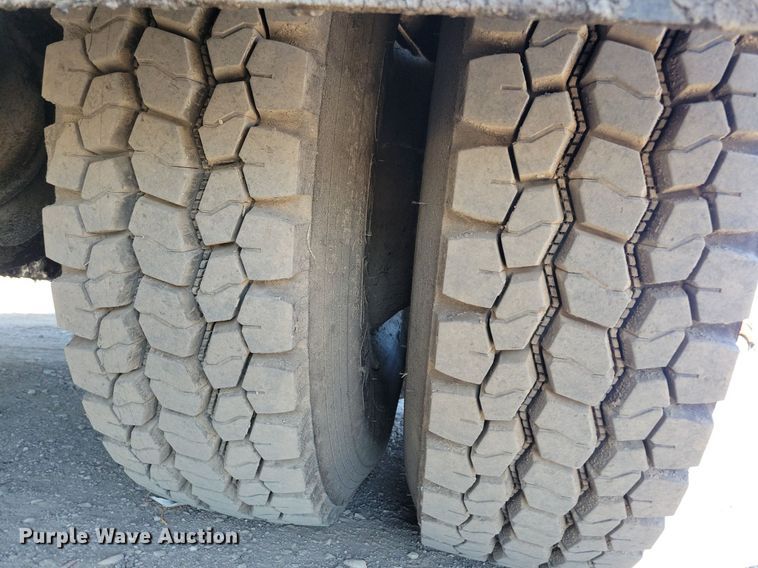 image for item KO9000 1999  Sterling SC7000  oil distributor truck