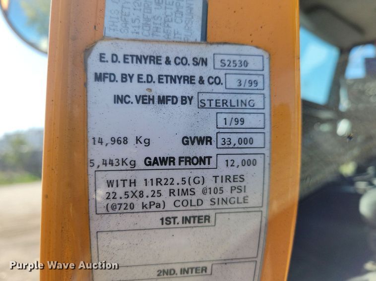 image for item KO9000 1999  Sterling SC7000  oil distributor truck