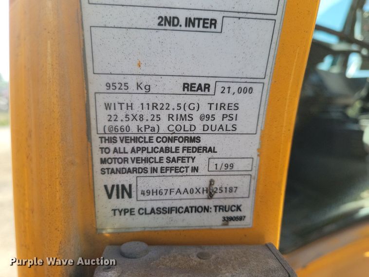 image for item KO9000 1999  Sterling SC7000  oil distributor truck