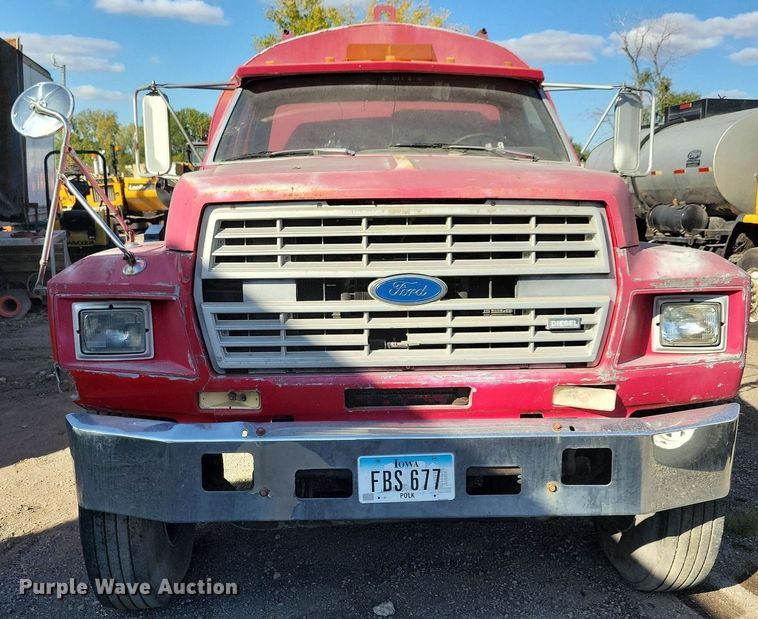 image for item KO9003 1991 Ford F800  oil distributor truck