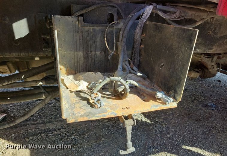 image for item KO9003 1991 Ford F800  oil distributor truck