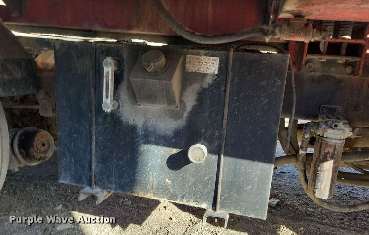 image for item KO9003 1991 Ford F800  oil distributor truck