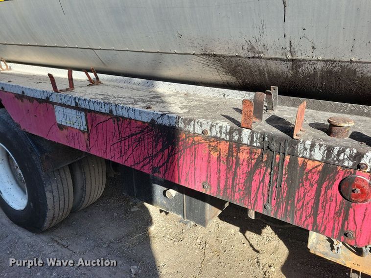 image for item KO9003 1991 Ford F800  oil distributor truck