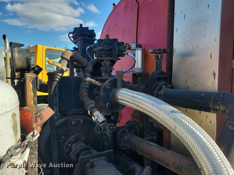 image for item KO9003 1991 Ford F800  oil distributor truck