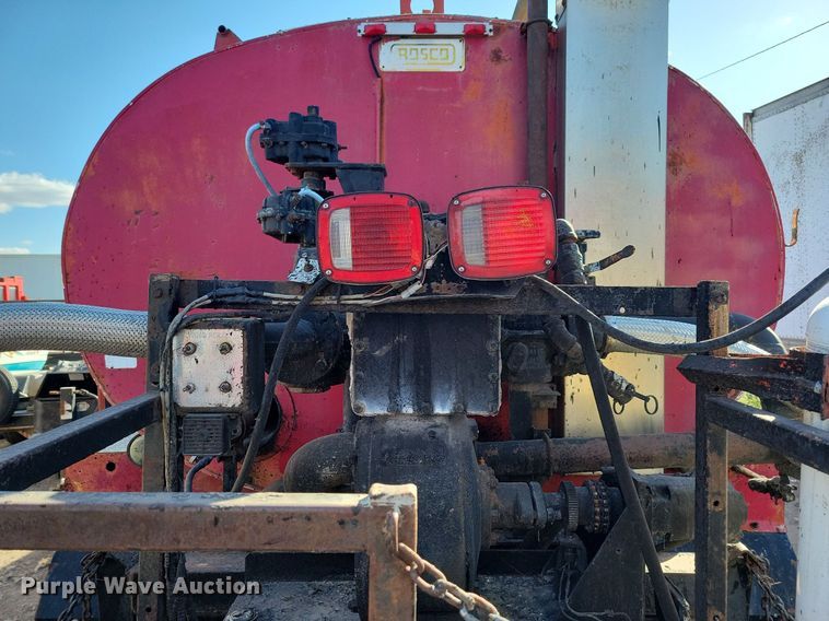 image for item KO9003 1991 Ford F800  oil distributor truck