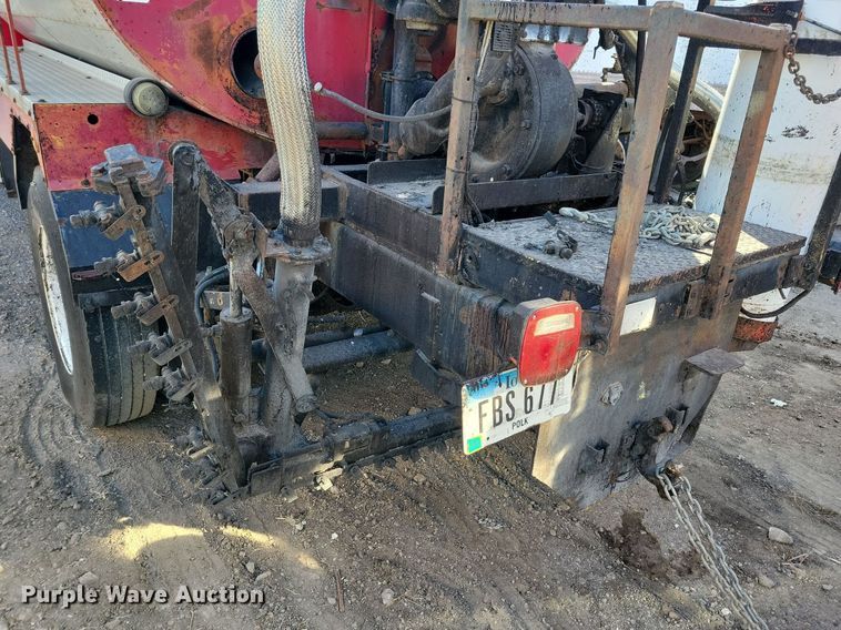 image for item KO9003 1991 Ford F800  oil distributor truck