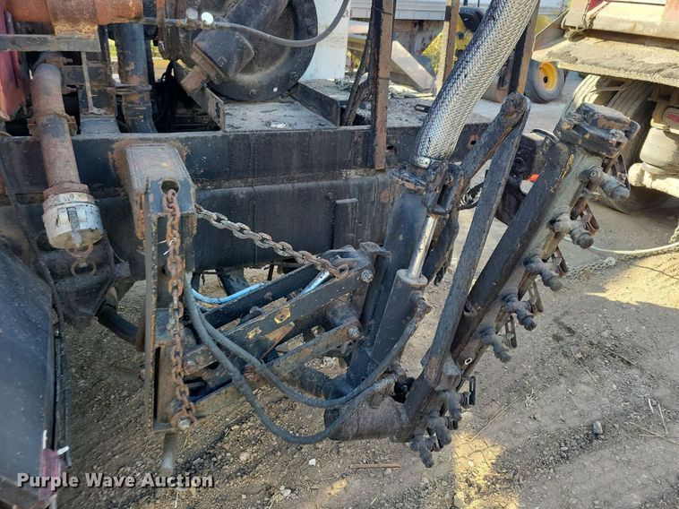 image for item KO9003 1991 Ford F800  oil distributor truck