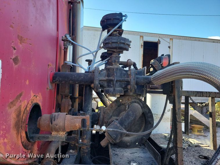 image for item KO9003 1991 Ford F800  oil distributor truck