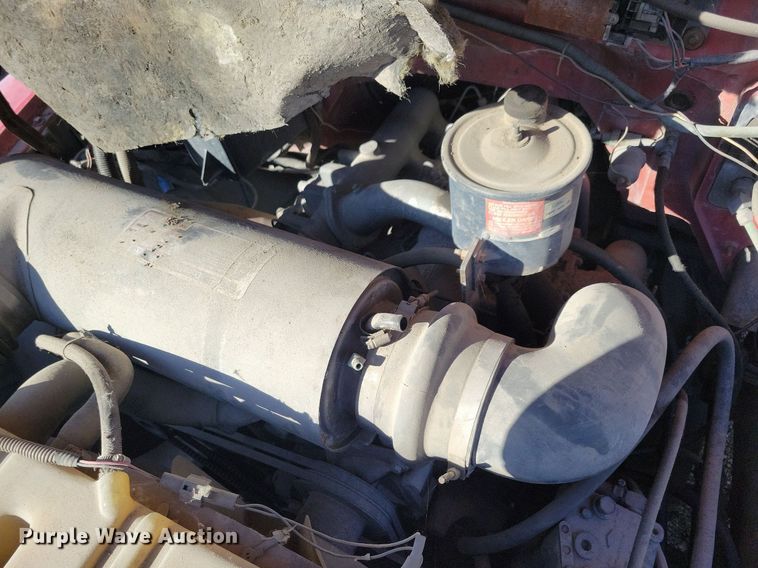 image for item KO9003 1991 Ford F800  oil distributor truck