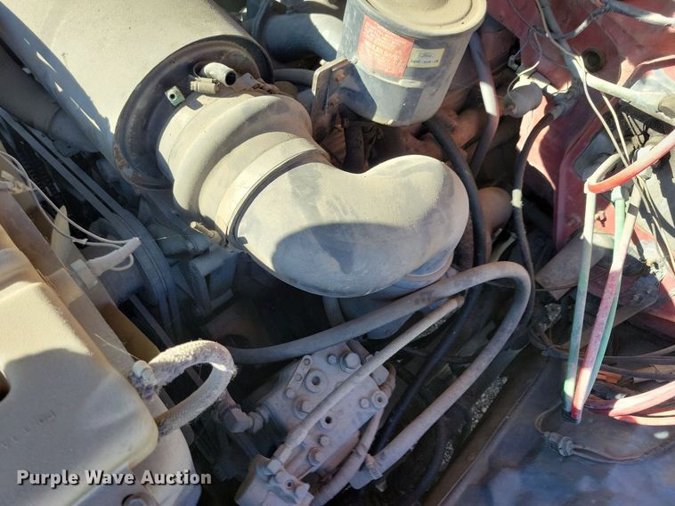 image for item KO9003 1991 Ford F800  oil distributor truck