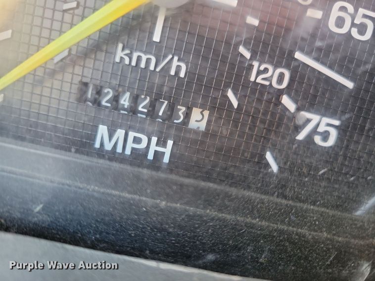 image for item KO9003 1991 Ford F800  oil distributor truck