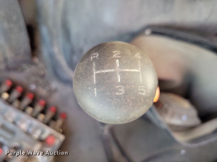 image for item KO9003 1991 Ford F800  oil distributor truck