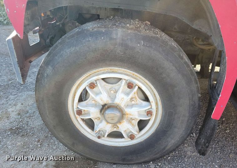 image for item KO9003 1991 Ford F800  oil distributor truck