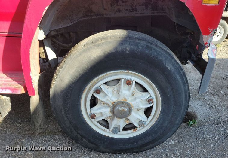 image for item KO9003 1991 Ford F800  oil distributor truck