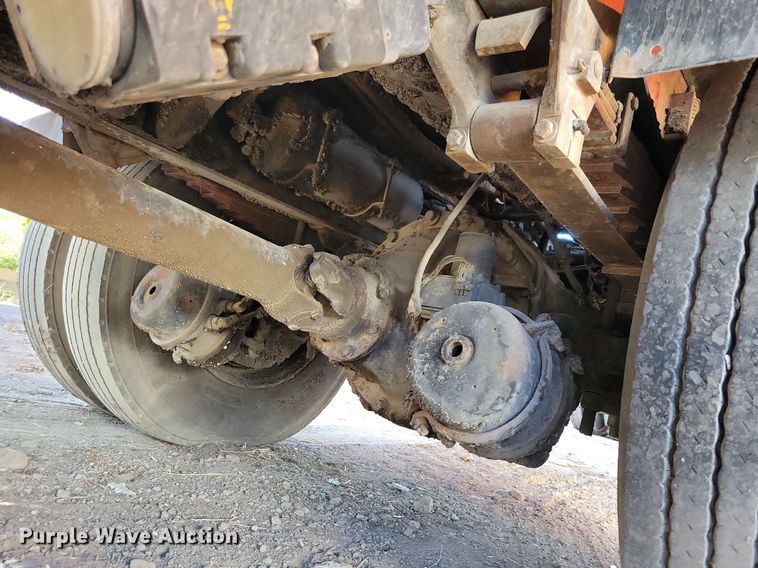 image for item KO9003 1991 Ford F800  oil distributor truck