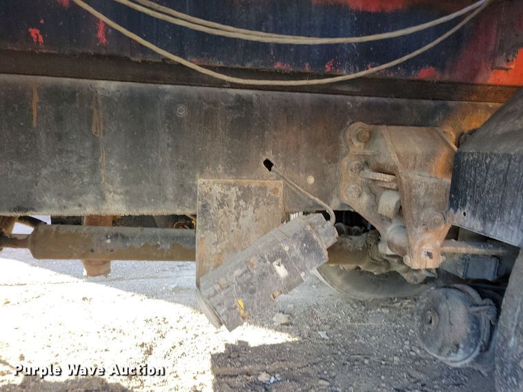 image for item KO9003 1991 Ford F800  oil distributor truck