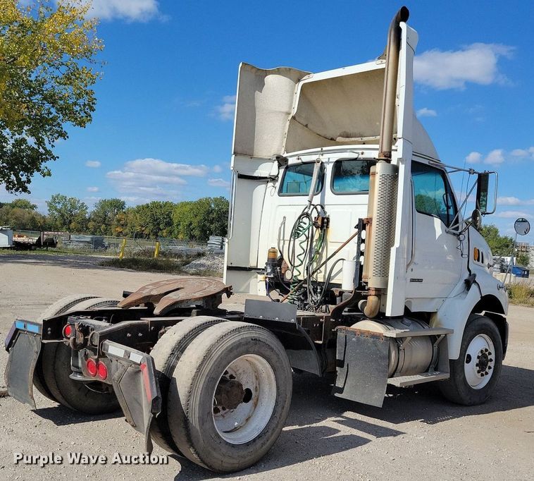image for item KO9004 2007 Sterling A9500  semi truck