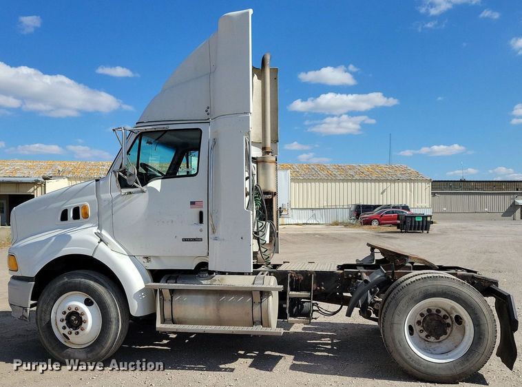 image for item KO9004 2007 Sterling A9500  semi truck
