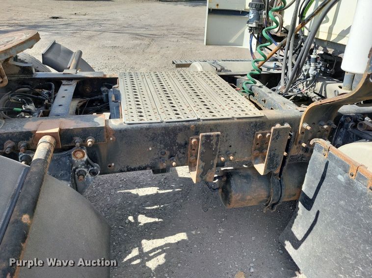 image for item KO9004 2007 Sterling A9500  semi truck