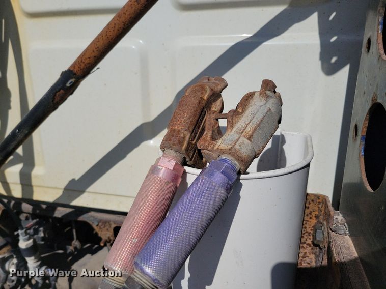 image for item KO9004 2007 Sterling A9500  semi truck