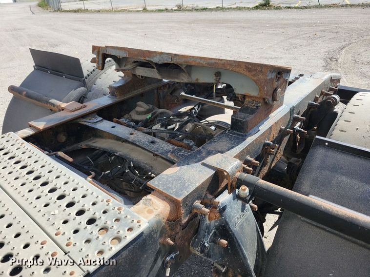 image for item KO9004 2007 Sterling A9500  semi truck