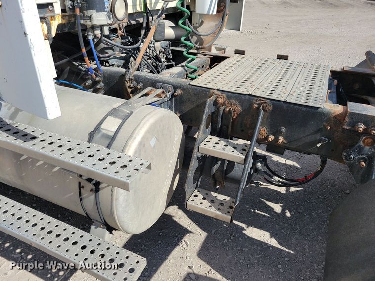 image for item KO9004 2007 Sterling A9500  semi truck