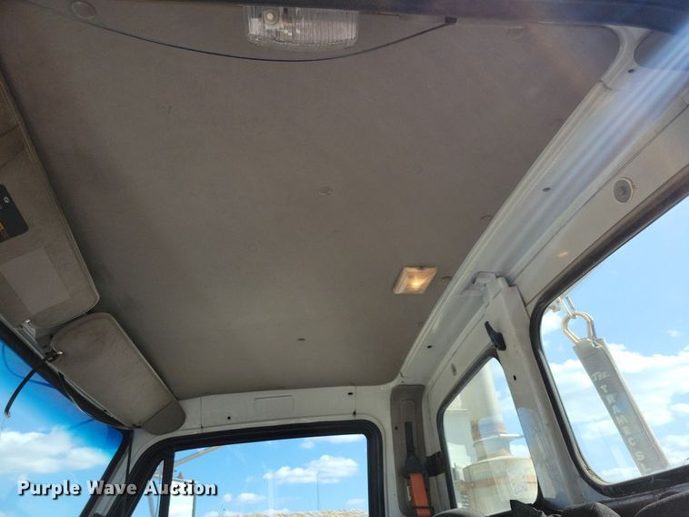 image for item KO9004 2007 Sterling A9500  semi truck