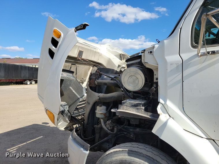 image for item KO9004 2007 Sterling A9500  semi truck