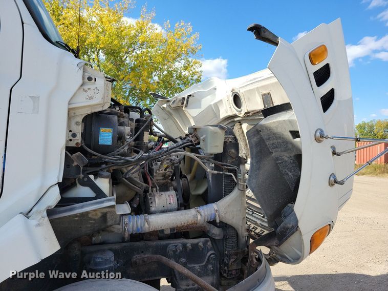 image for item KO9004 2007 Sterling A9500  semi truck