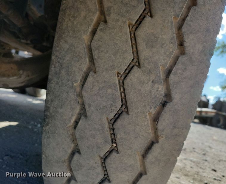 image for item KO9004 2007 Sterling A9500  semi truck