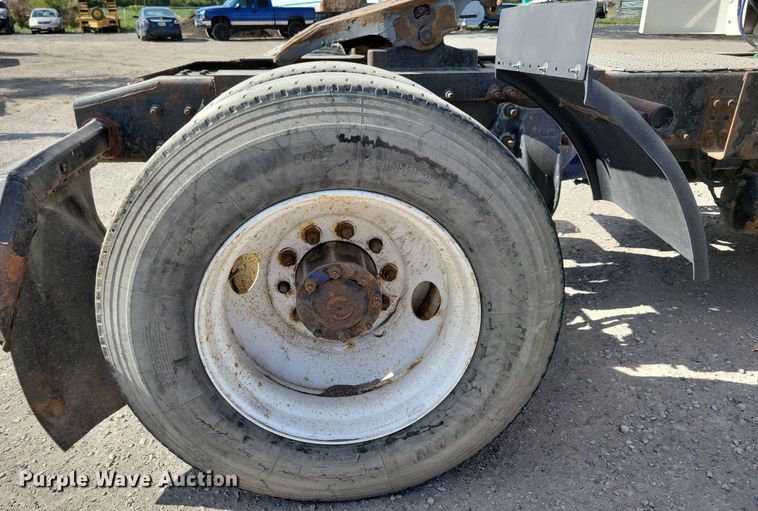 image for item KO9004 2007 Sterling A9500  semi truck