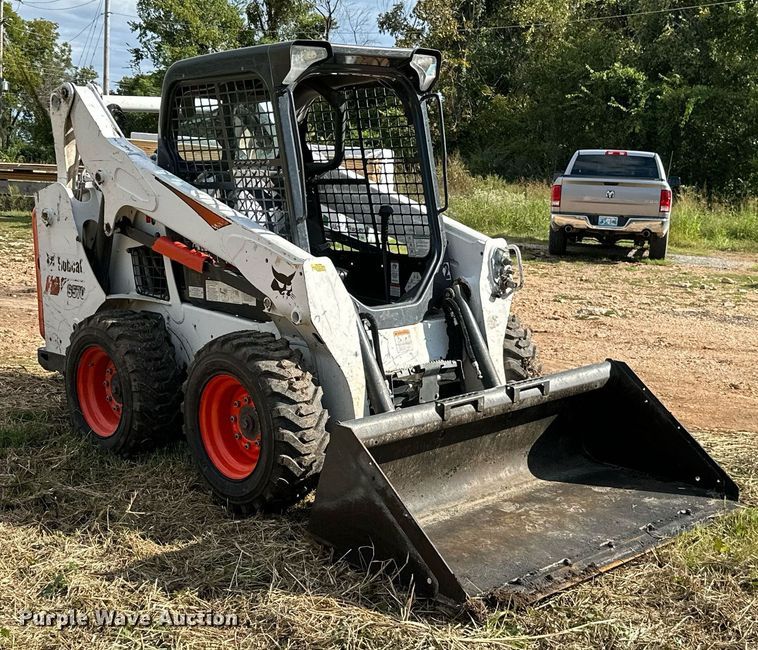 image for item KT9289 2020 Bobcat S570 skid steer loader