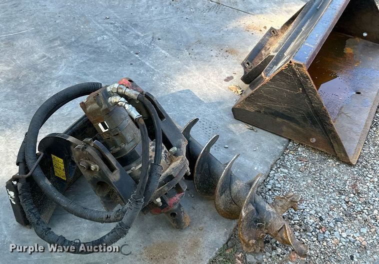 image for item KT9295 2016 Toro TX427 compact utility loader