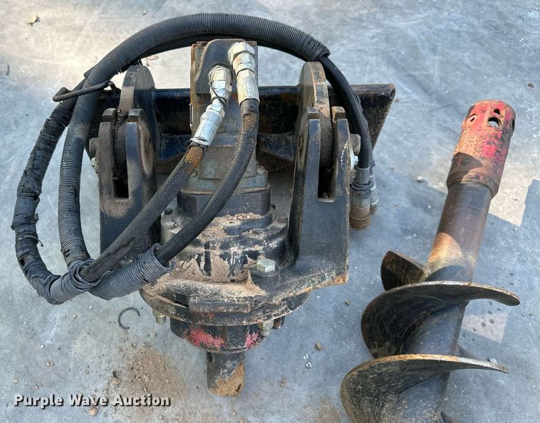 image for item KT9295 2016 Toro TX427 compact utility loader