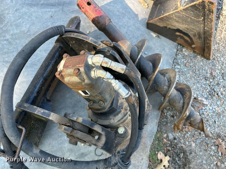 image for item KT9295 2016 Toro TX427 compact utility loader