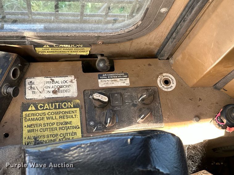 image for item KT9297 2003 Tigercat M724D  mulcher